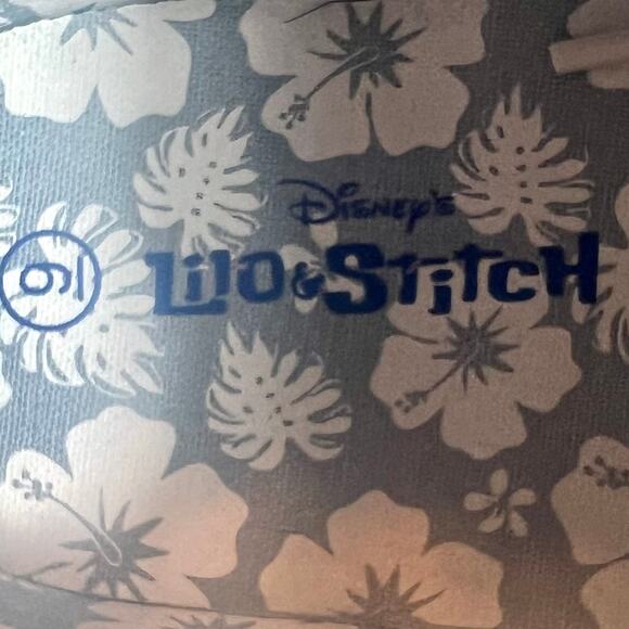 Disney Lilo & Stitch Sneakers Womens Size 9 NWT - Picture 2 of 10